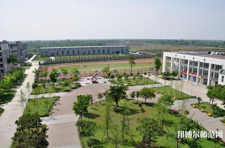 成都電子信息幼兒師范學(xué)校2018年報(bào)名條件、招生對象