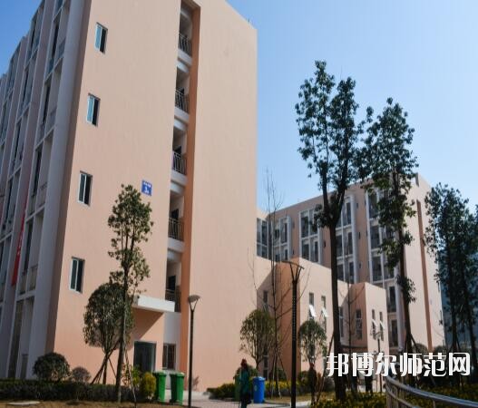 成都信息技術(shù)幼兒師范學(xué)校2018年報(bào)名條件、招生對(duì)象