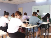 廣東2020年幼師學(xué)校中專升大?？际裁? /><b>廣東2020年幼師學(xué)校中專升大?？际裁?/b><span>2019-11-21 14:52</span><p>現(xiàn)在很多同學(xué)在初中讀完之后就放棄讀高中而去選擇一個(gè)中專的職業(yè)院校就讀幼師專業(yè)，這樣固然是節(jié)省時(shí)間，可以早點(diǎn)工作，但是年齡</p></a></li>
            <li><a href=