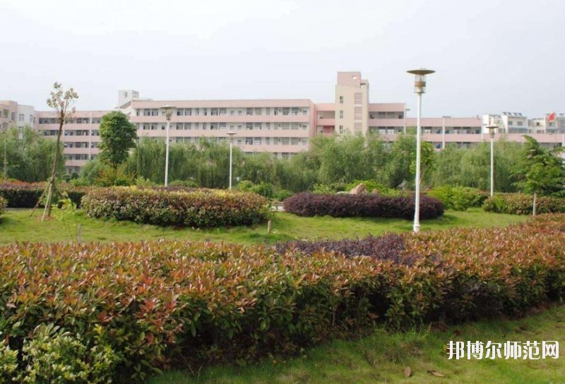 廣州2020年中專幼師學(xué)?？梢钥即髮? width=