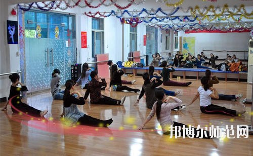 遵義2020年中專幼師學(xué)?？梢钥即髮? width=