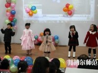 遵義2020年幼師學(xué)校中專升大?？际裁? /><b>遵義2020年幼師學(xué)校中專升大?？际裁?/b><span>2020-03-25 16:18</span><p>以往大多數(shù)的人在選擇就讀了職業(yè)學(xué)校就是為了之后的就業(yè)的，但是現(xiàn)在很多的同學(xué)就讀了職業(yè)學(xué)校之后是為了要繼續(xù)升學(xué)的，中專學(xué)校</p></a></li>
            <li><a href=