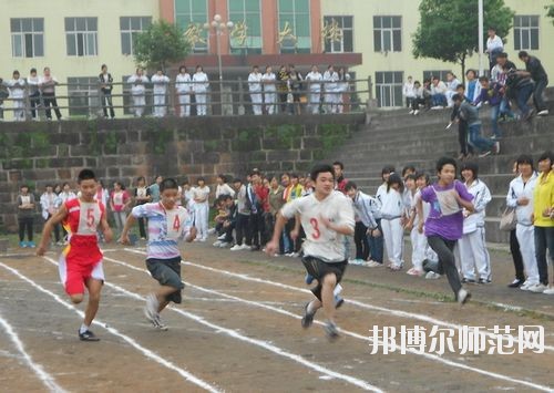 眉山2021年幼師學校中專升大?？际裁? width=