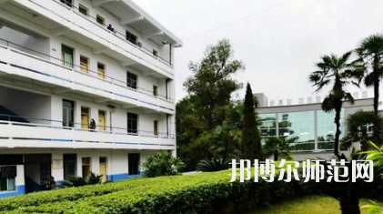 2023年自貢旅游幼師職業(yè)高級中學(xué)報(bào)名條件、招生對象