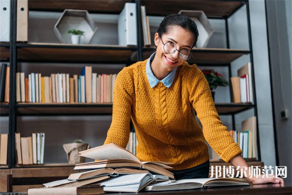 成都師范學(xué)院介紹、地址